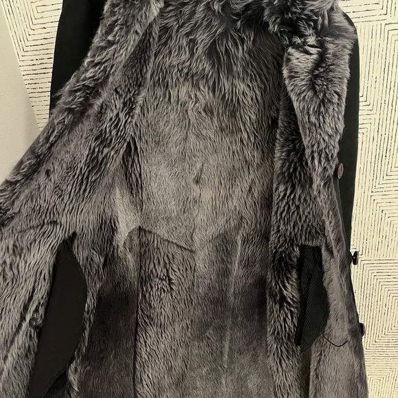 Luxurious Hooded Shearling -Genuine Vintage - Picture 12 of 16